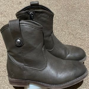 Frye girls boot size 12.